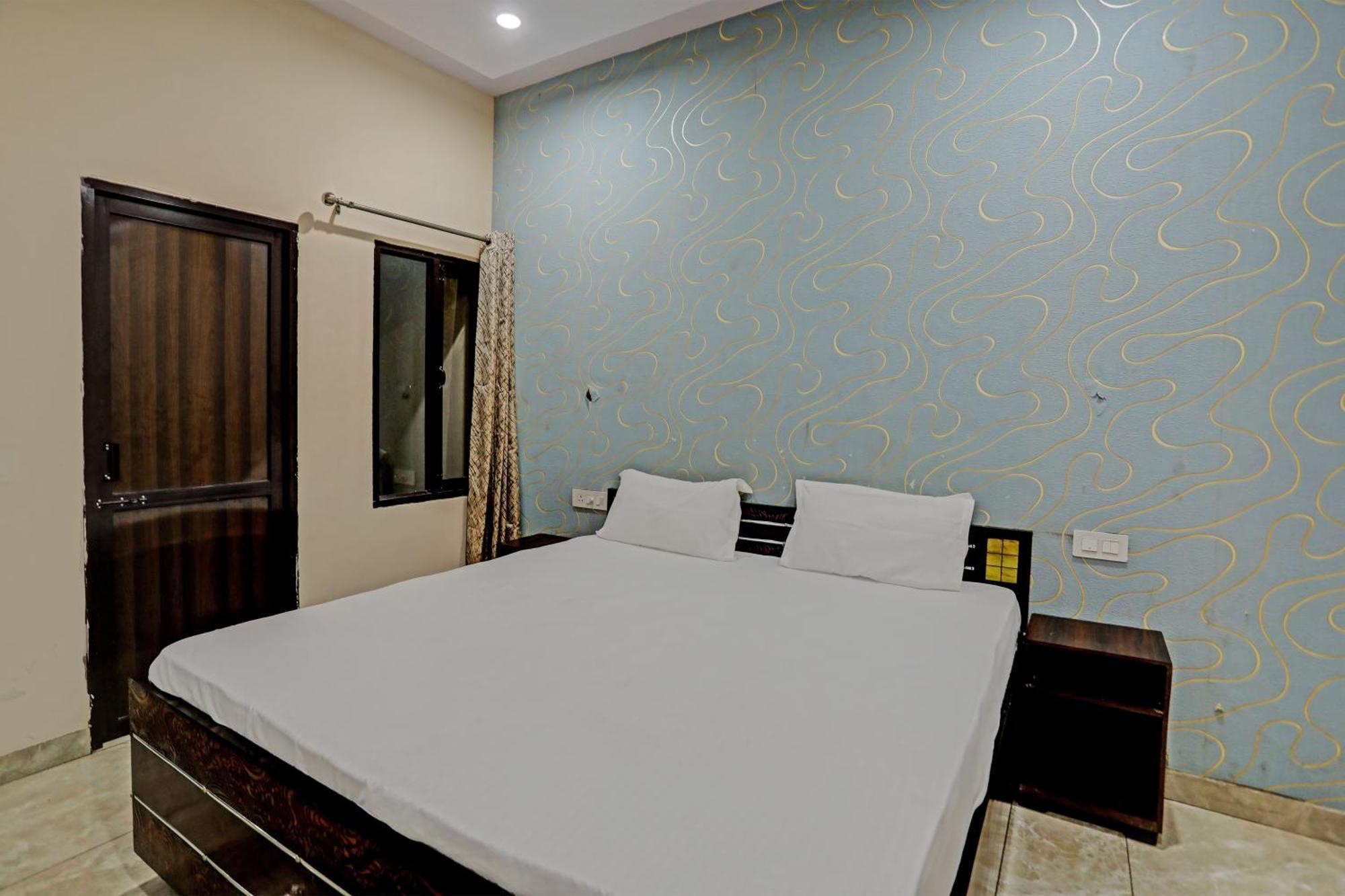 Dream Lounge Hotel Jalandhar Exterior photo
